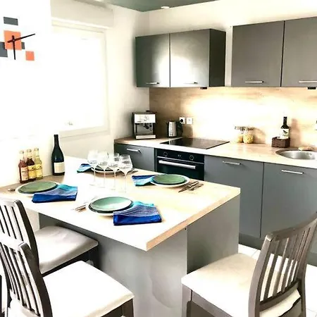 Confort Piscine Apartment